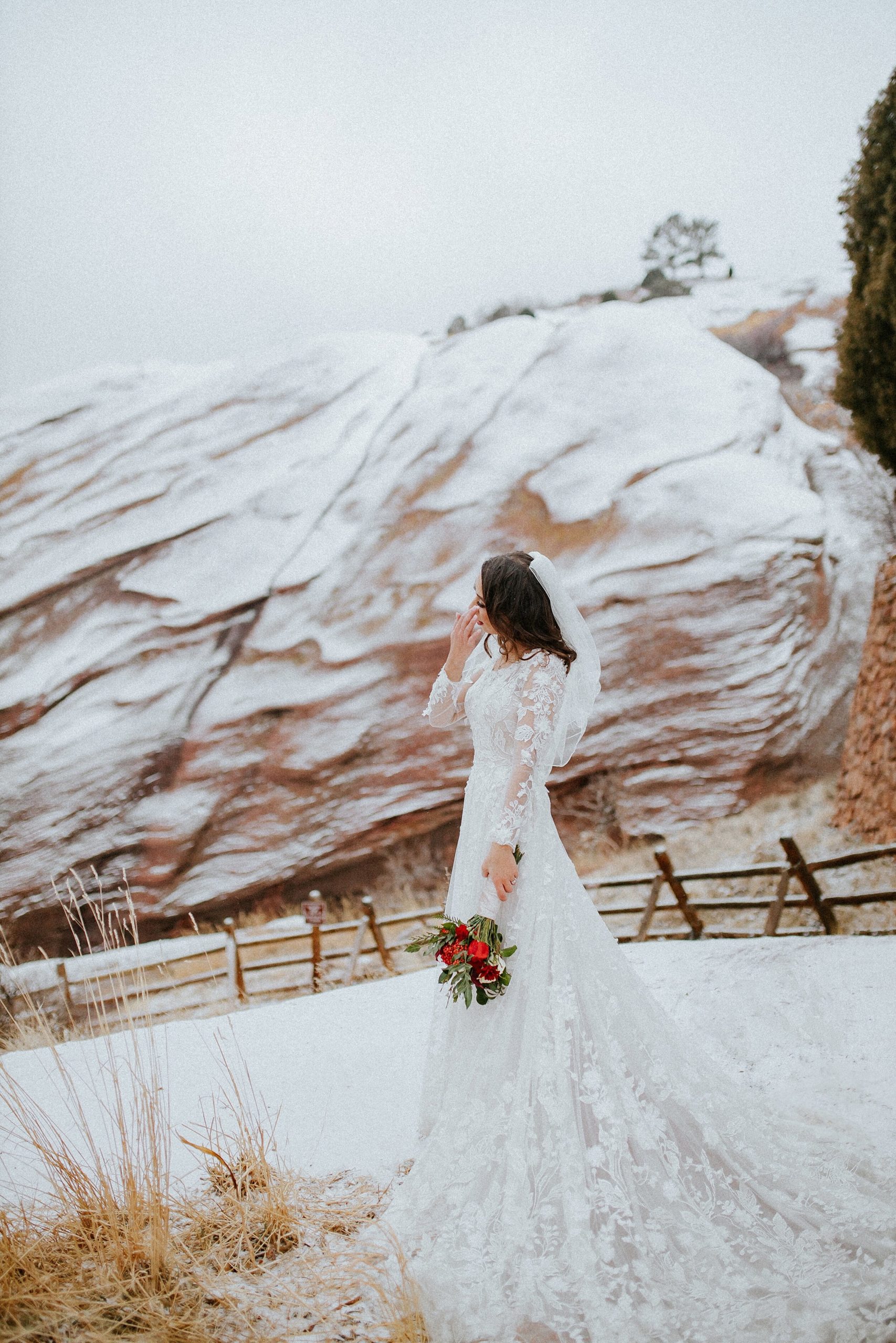 Red-Rocks-Morisson-Colorado-Elopement-Micro-Wedding-Print-43.jpg